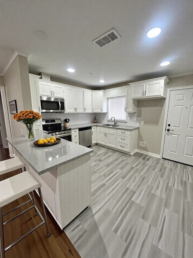 6708 Saint Augustine St, Houston, TX 77021 - photo 3