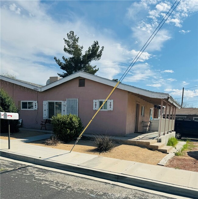 16799 A St unit 1-2, Victorville, CA 92395 - photo 2