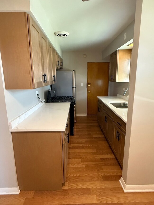 7918 45th St unit W1, Lyons, IL 60534 - photo 3