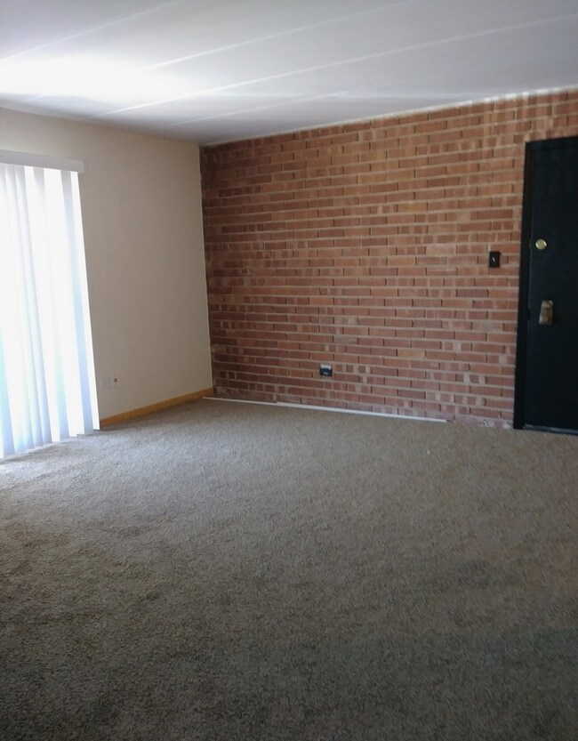 17011 Albany Ave unit 2E, Hazel Crest, IL 60429 - photo 2