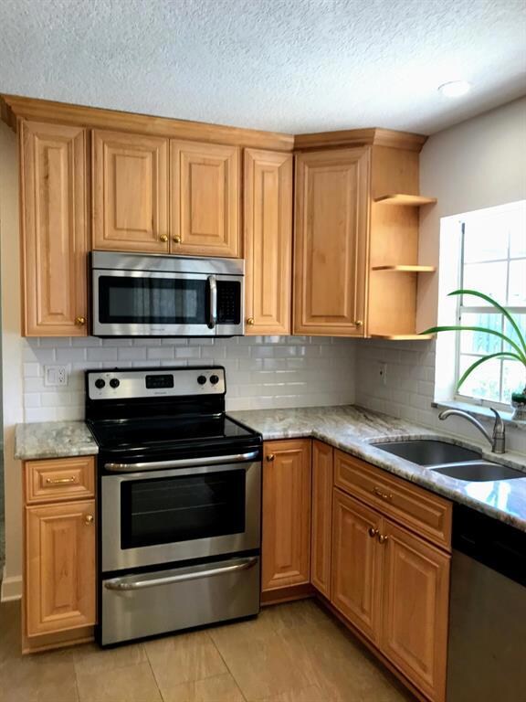 12900 Elmford Ln, Boca Raton, FL 33428 - photo 5