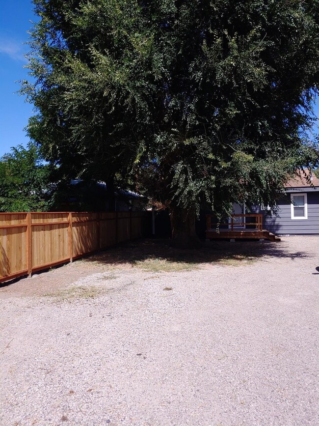 2410 Applegate Ave, Klamath Falls, OR 97601 - photo 6