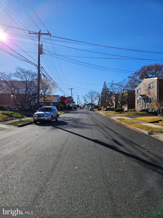 236 Berkley Ave, Lansdowne, PA 19050 - photo 5