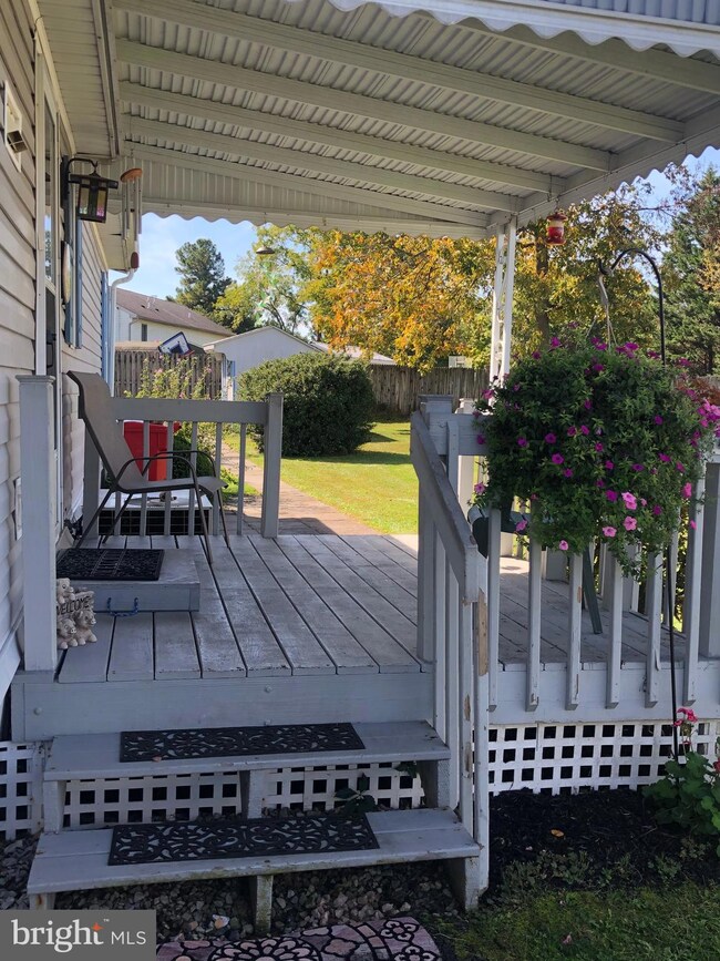 413 Allenbrook Ln, Reading, PA 19606 - photo 3