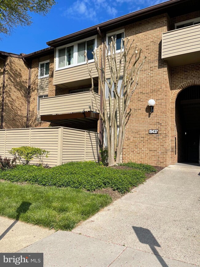 19437 Brassie Place unit 201, Montgomery Village, MD 20886 - photo 5