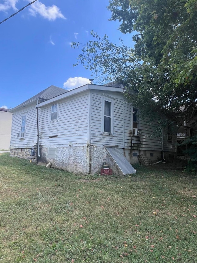 107 N Lister St, Ava, MO 65608 - photo 7