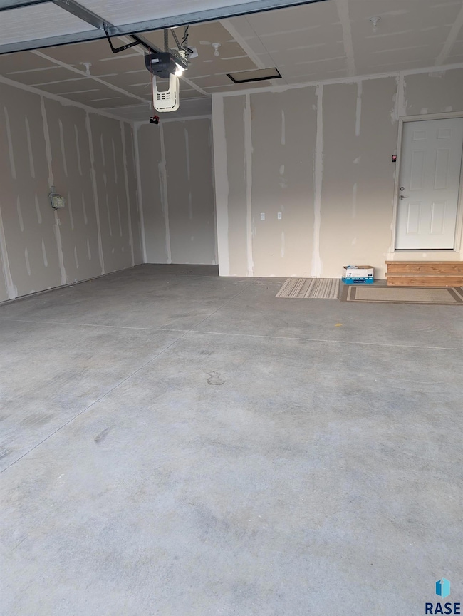 7504 W Flowerfields Place, Sioux Falls, SD 57106 - photo 4