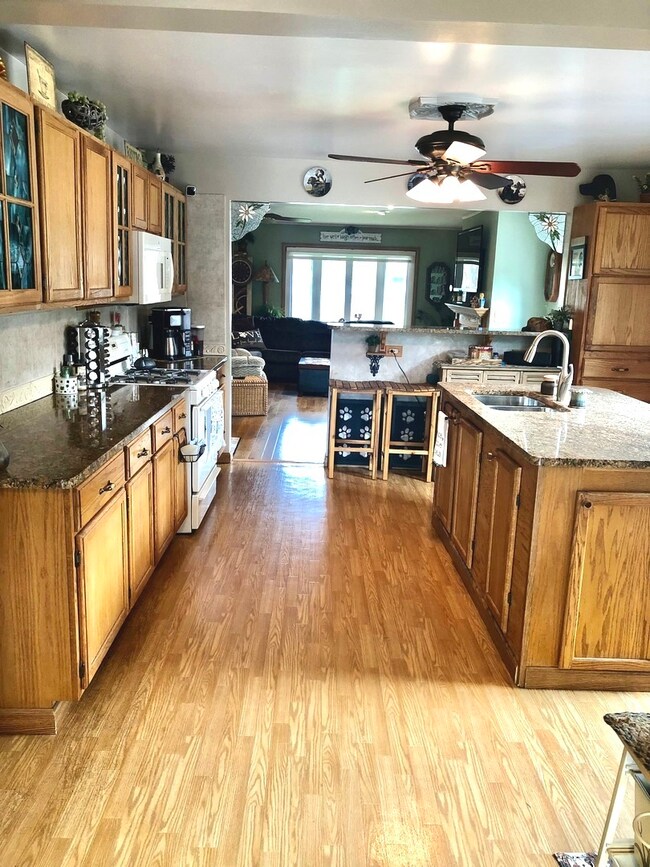 3701 Wren Ln, Rolling Meadows, IL 60008 - photo 2