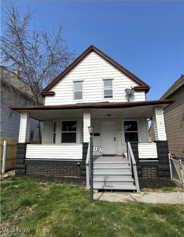 4302 Daisy Ave, Cleveland, OH 44109 - photo 2