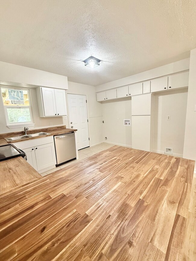 1409 An County Road 2301, Tennessee Colony, TX 75861 - photo 5