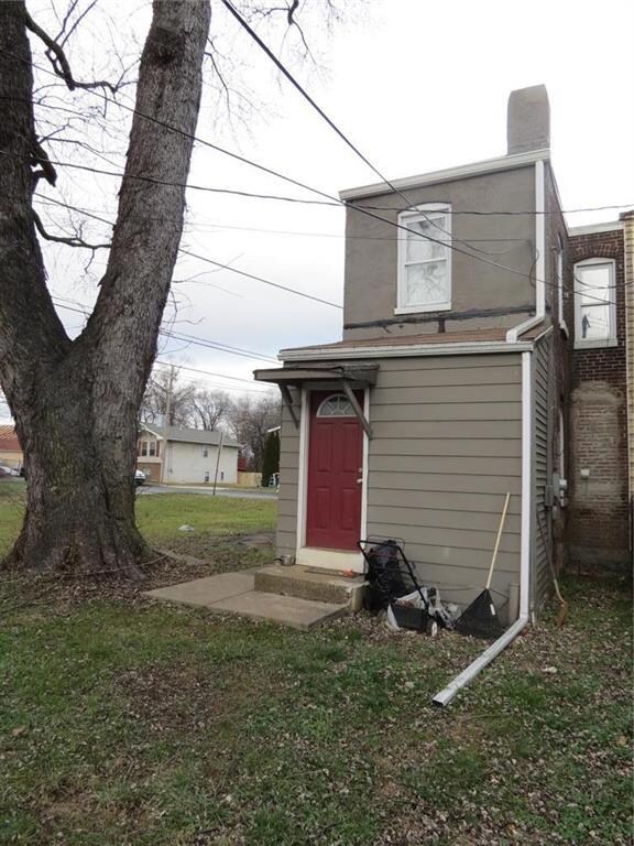 2726 Columbia St, Easton, PA 18045 - photo 4