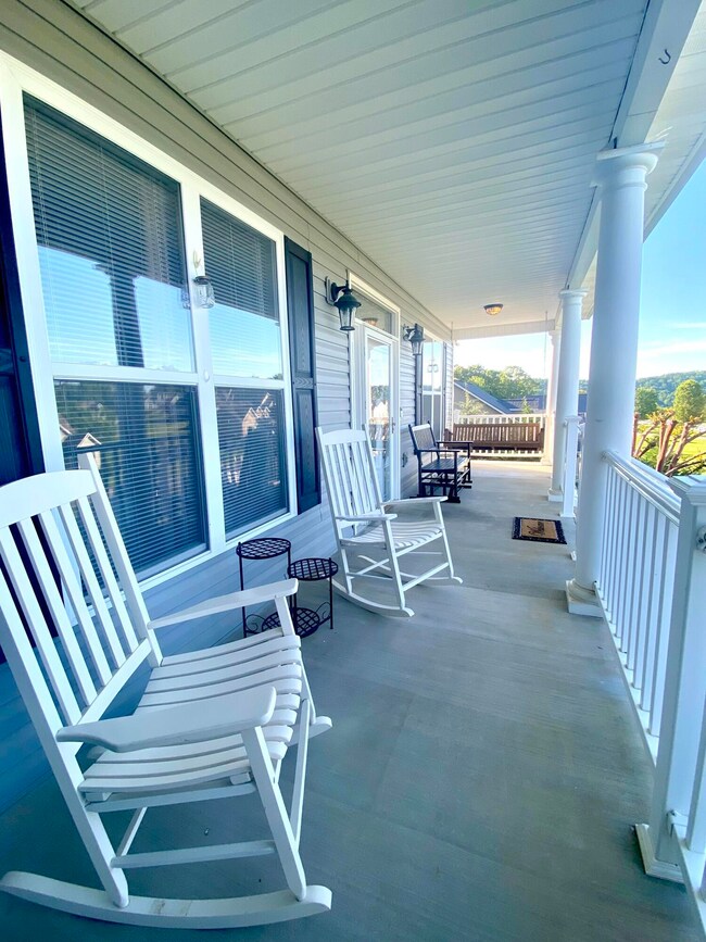 2018 Kings View Loop, Seymour, TN 37865 - photo 4