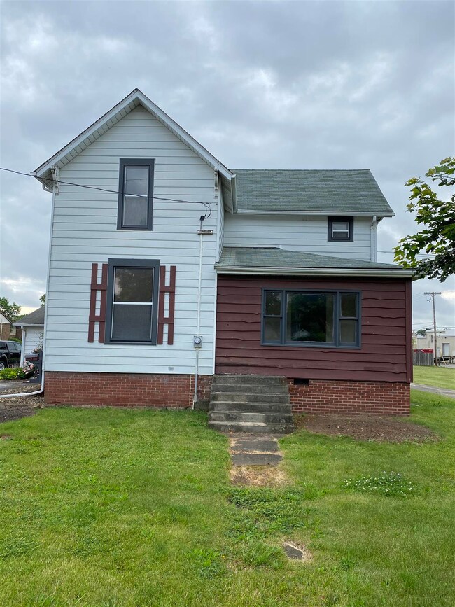 223 Ash St, Tipton, IN 46072 - photo 2