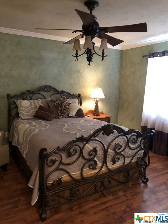 1024 Bismark St, Seguin, TX 78155 - photo 3