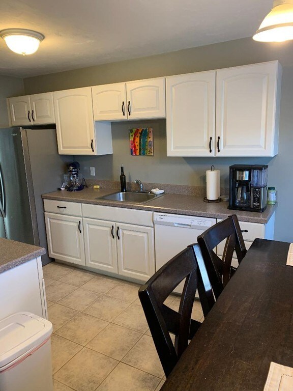 606 Thayer St unit 606, Abington, MA 02351 - photo 3