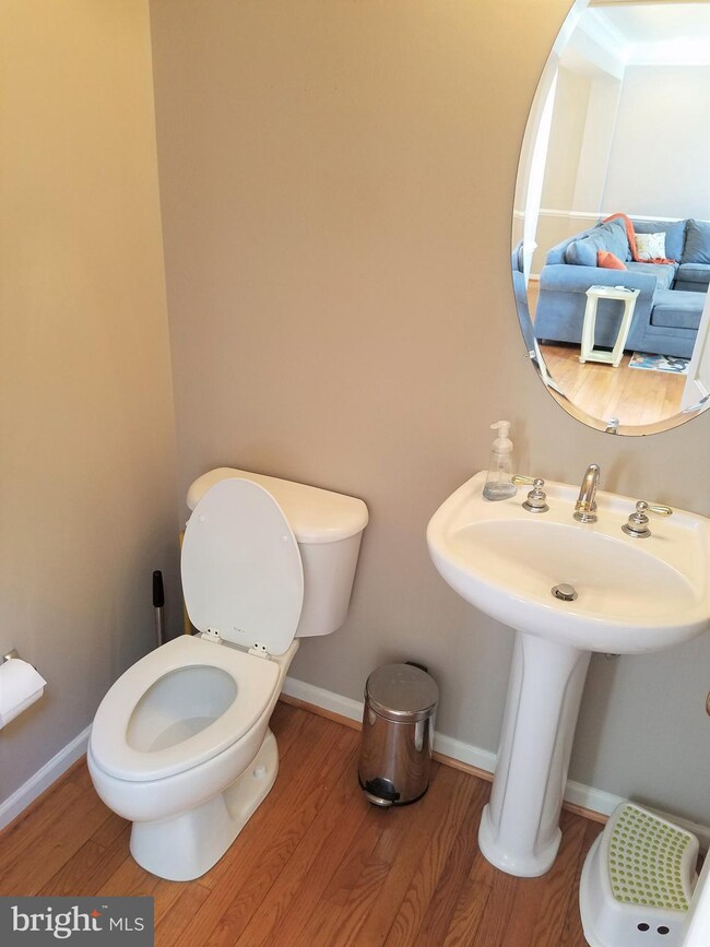 42744 Center St, Chantilly, VA 20152 - photo 5