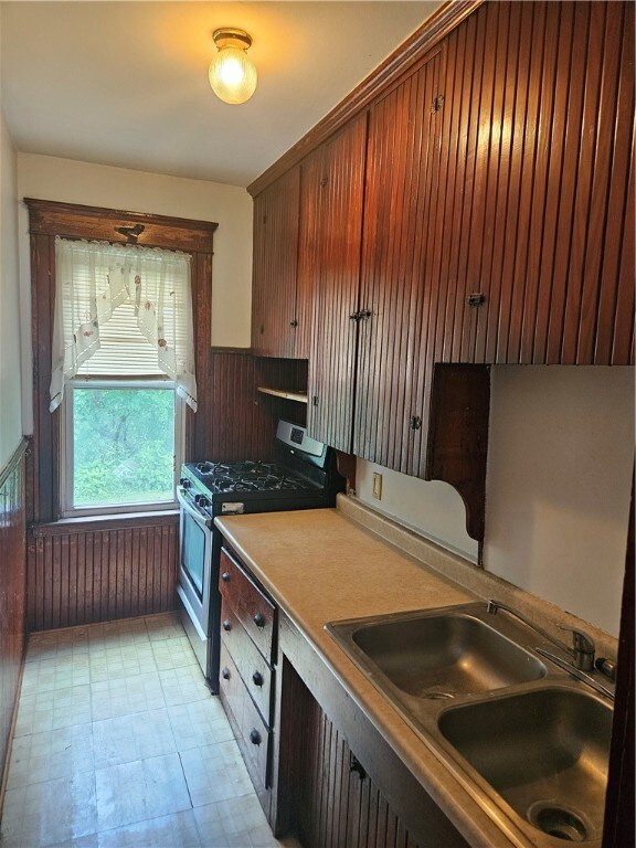 375 Cumberland Hill Rd unit 1, Woonsocket, RI 02895 - photo 4