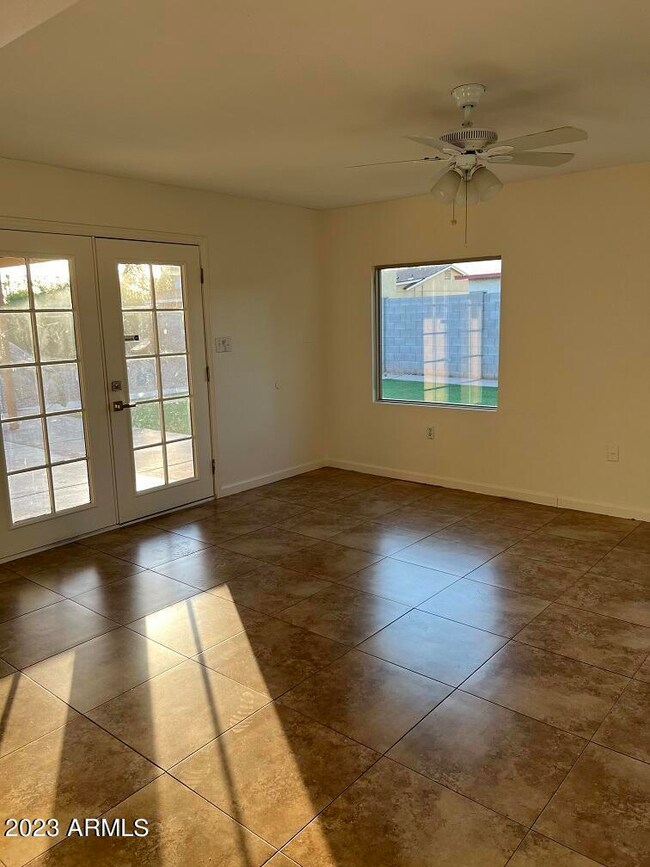 1844 N 46th Dr, Phoenix, AZ 85035 - photo 4