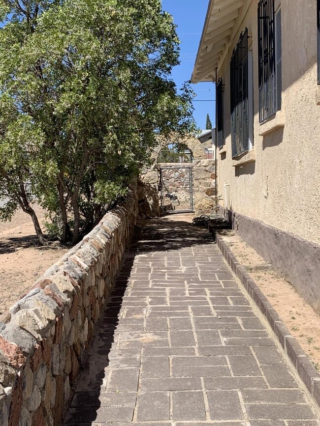 3003 Morehead Ave, El Paso, TX 79930 - photo 4