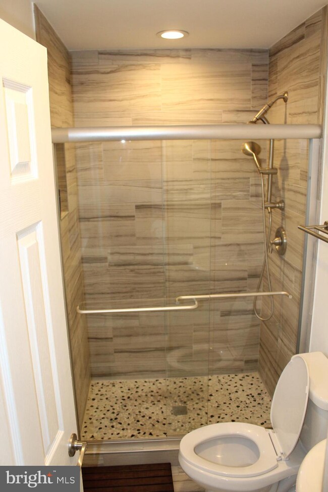 12608 Lampton Ln, Fort Washington, MD 20744 - photo 4