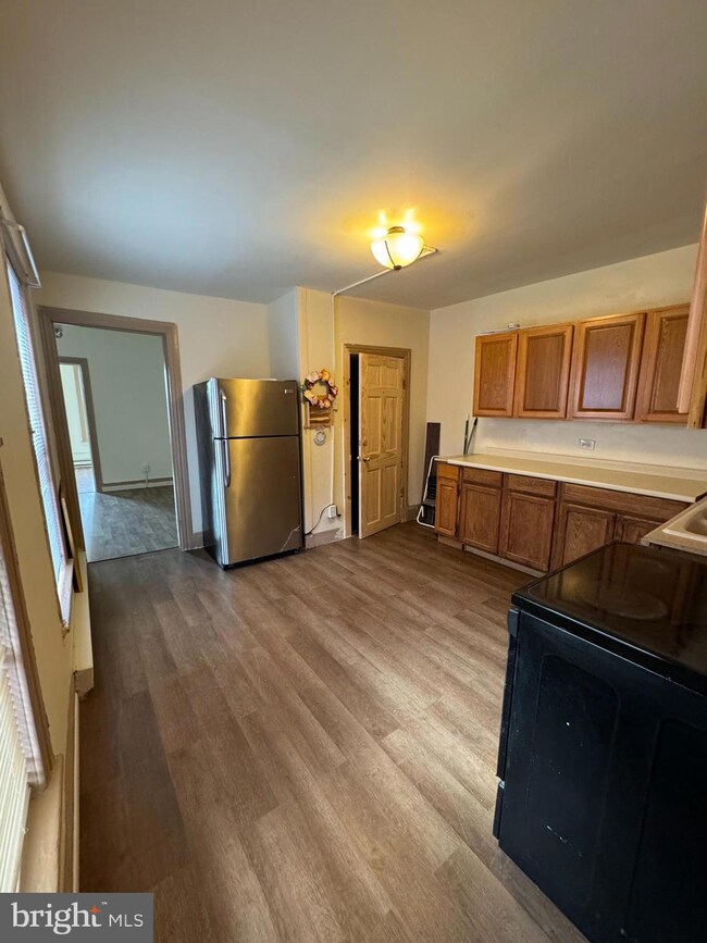 357 N 10th St, Reading, PA 19604 - photo 6