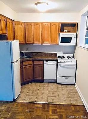 1725 Edison Ave, Bronx, NY 10461 - photo 4