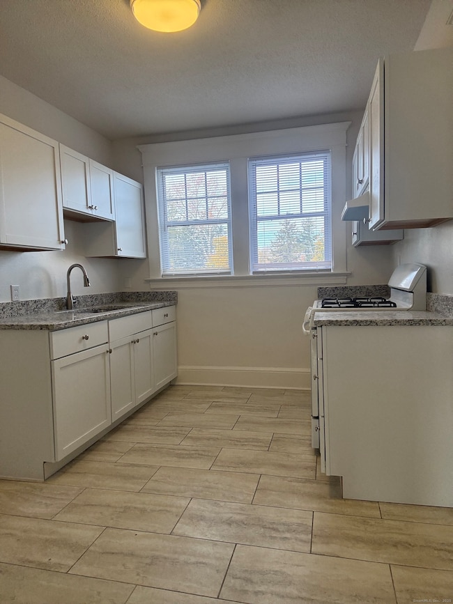 155 Elm St unit 6, West Haven, CT 06516 - photo 2