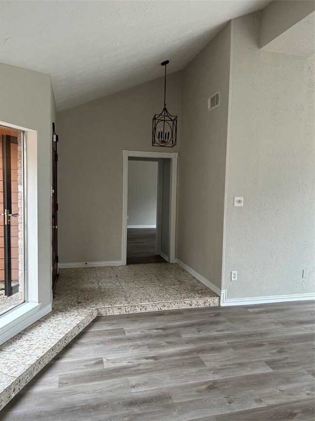 8206 Debbie Gay Dr, Houston, TX 77040 - photo 5