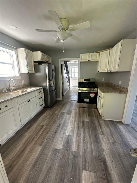 21 Pine St, Easthampton, MA 01027 - photo 3