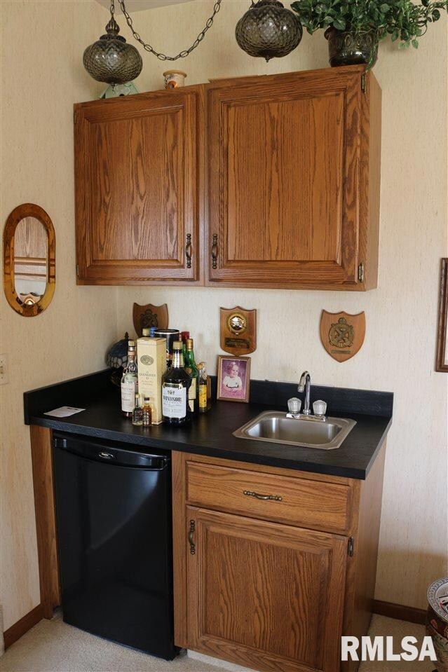 2109 Newcastle Ct, Davenport, IA 52807 - photo 6