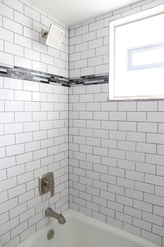 3656 Clime Rd unit 658, Columbus, OH 43228 - photo 5