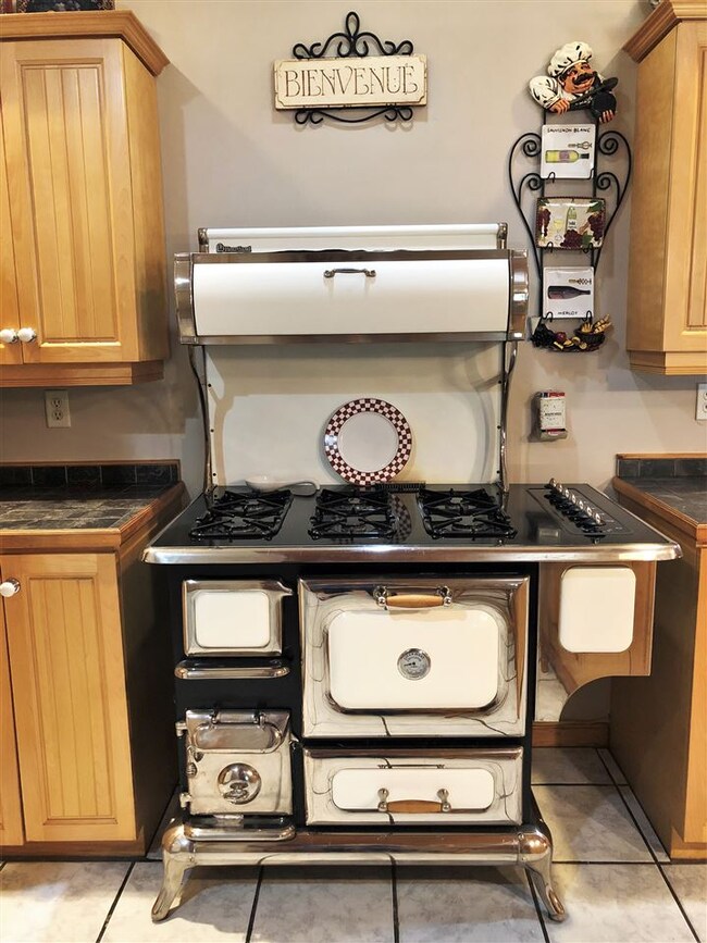 79 Lawrence Rd, MerriMacK, NH 03054 - photo 6