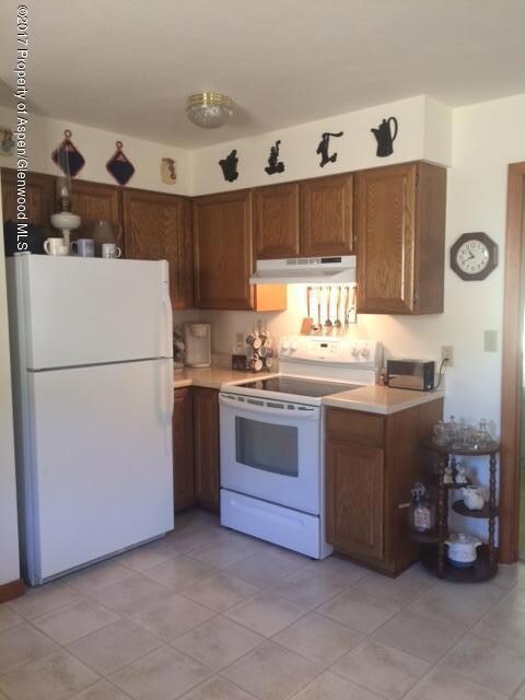 Kitchen (2)