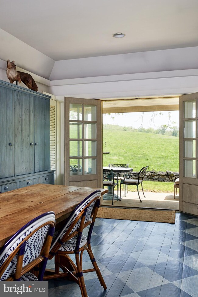 8360 Oak Spring Rd, Upperville, VA 20184 - photo 5