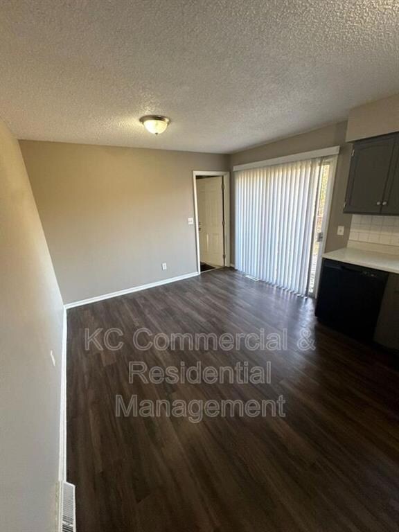 218 SW 19th St, Oak Grove, MO 64075 - photo 5