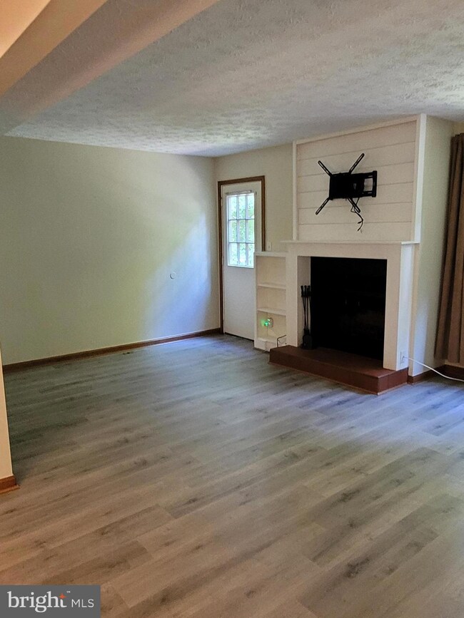 23354 Black Oak Ct, California, MD 20619 - photo 5