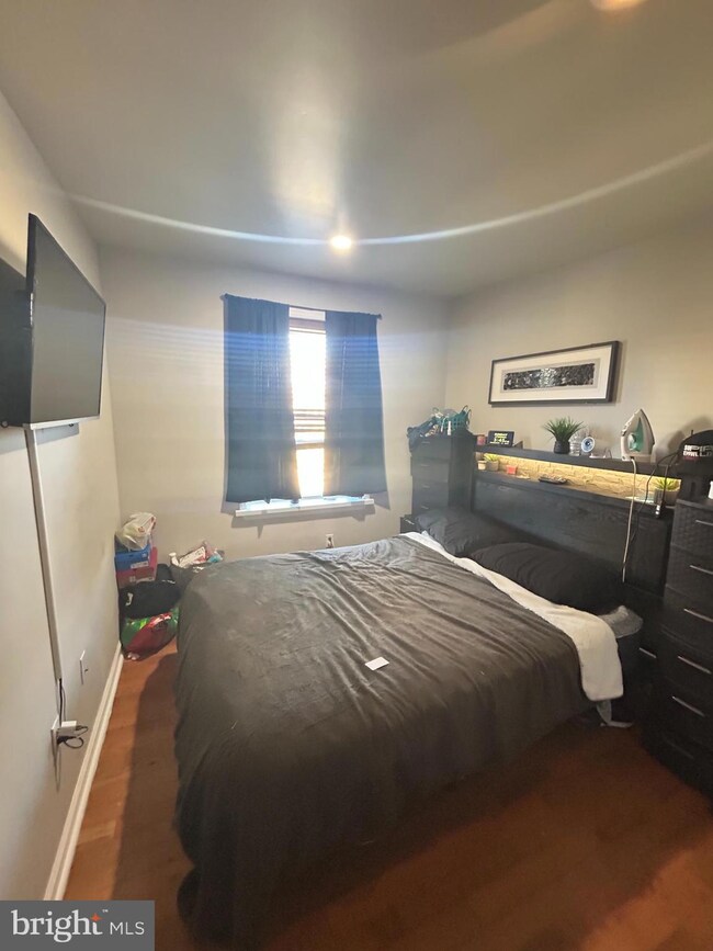 1710 W Girard Ave unit 3F, Philadelphia, PA 19130 - photo 5