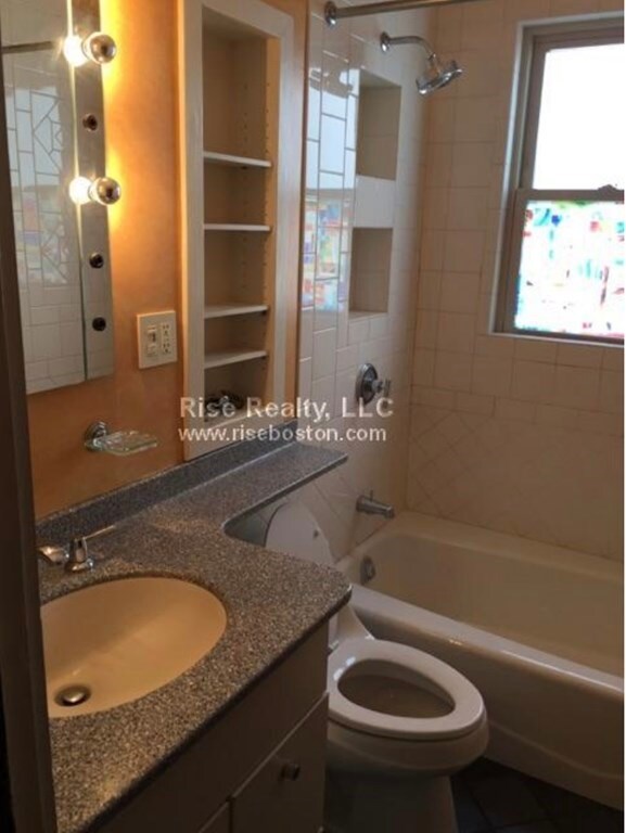 90 W Walnut Park unit 1, Roxbury, MA 02119 - photo 5