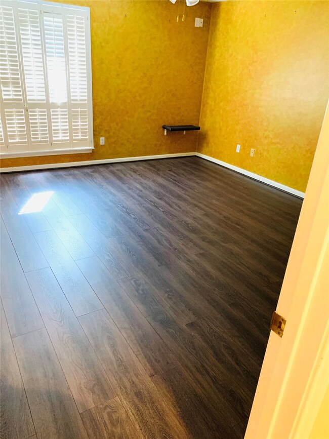 9003 Parkhill Forest Dr, Houston, TX 77088 - photo 5