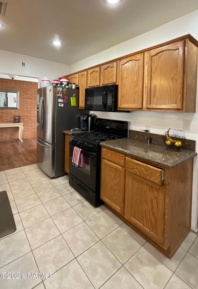 104 W Hillview St, Winslow, AZ 86047 - photo 6