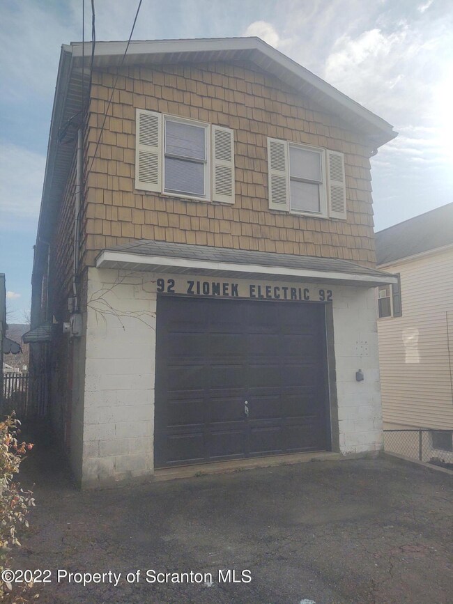 92 Loomis St, Wilkes-Barre, PA 18702 - photo 4