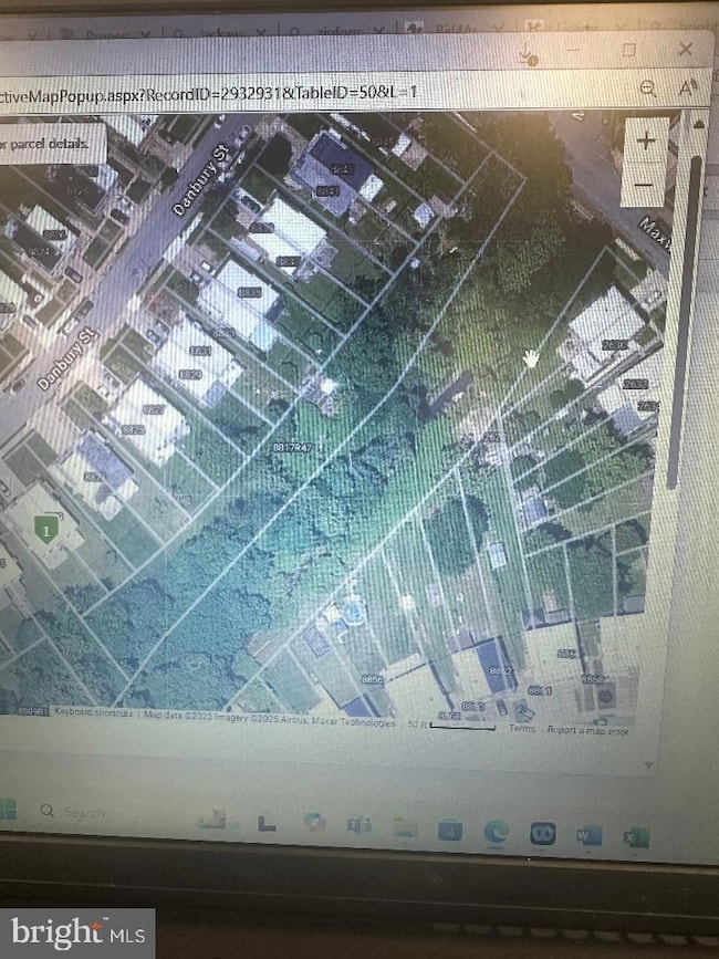 8817 R Danbury St, Philadelphia, PA 19152 - photo 3