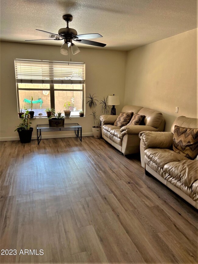 1347 S Mosley Ct unit III, Chandler, AZ 85286 - photo 2