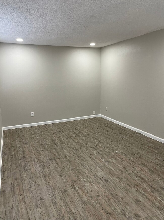 1667 Northwood St unit 1667, Houston, TX 77009 - photo 3