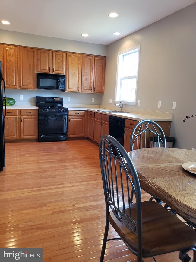 13003 Terminal Way, Woodbridge, VA 22193 - photo 7