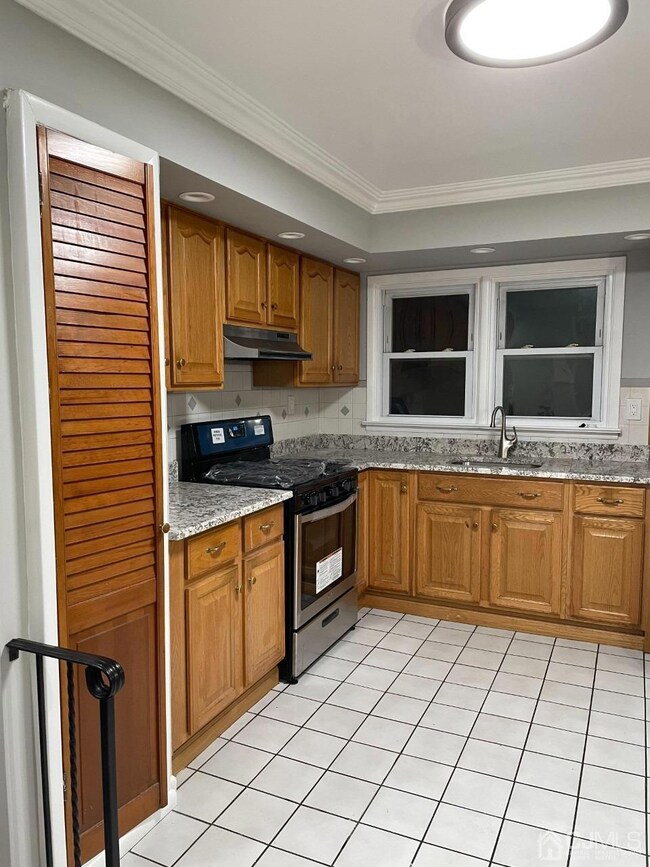 26 Patrick St, Carteret, NJ 07008 - photo 7