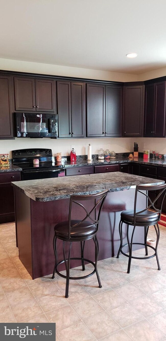 118 Bugatti Ct, Inwood, WV 25428 - photo 7