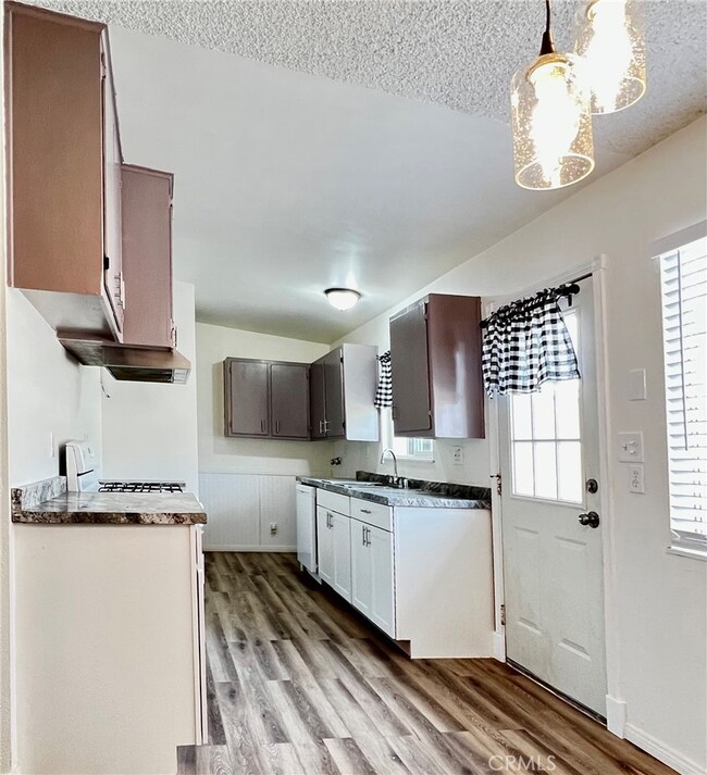 16342 Lorene Dr, Victorville, CA 92395 - photo 3