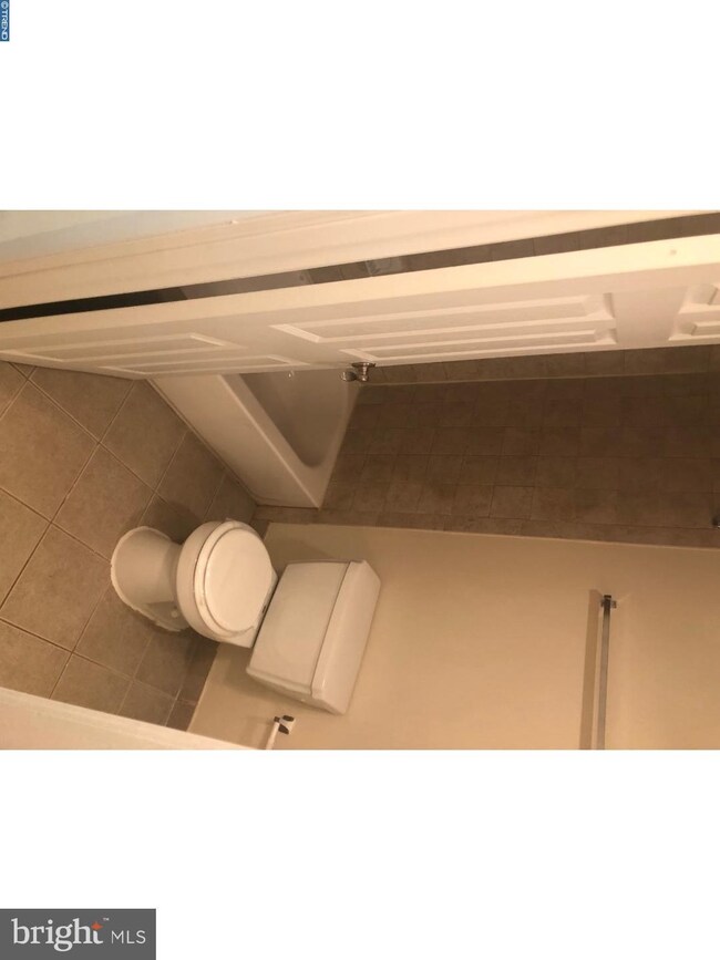 504 S Lansdowne Ave unit D-8, Yeadon, PA 19050 - photo 3