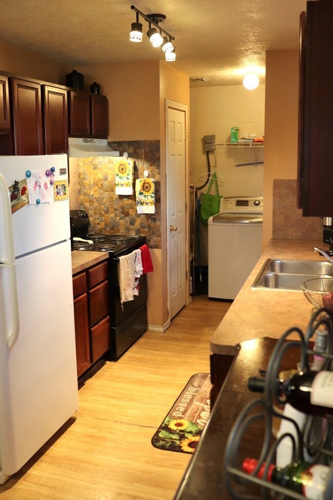 115 Tanner, Brazoria, TX 77422 - photo 7